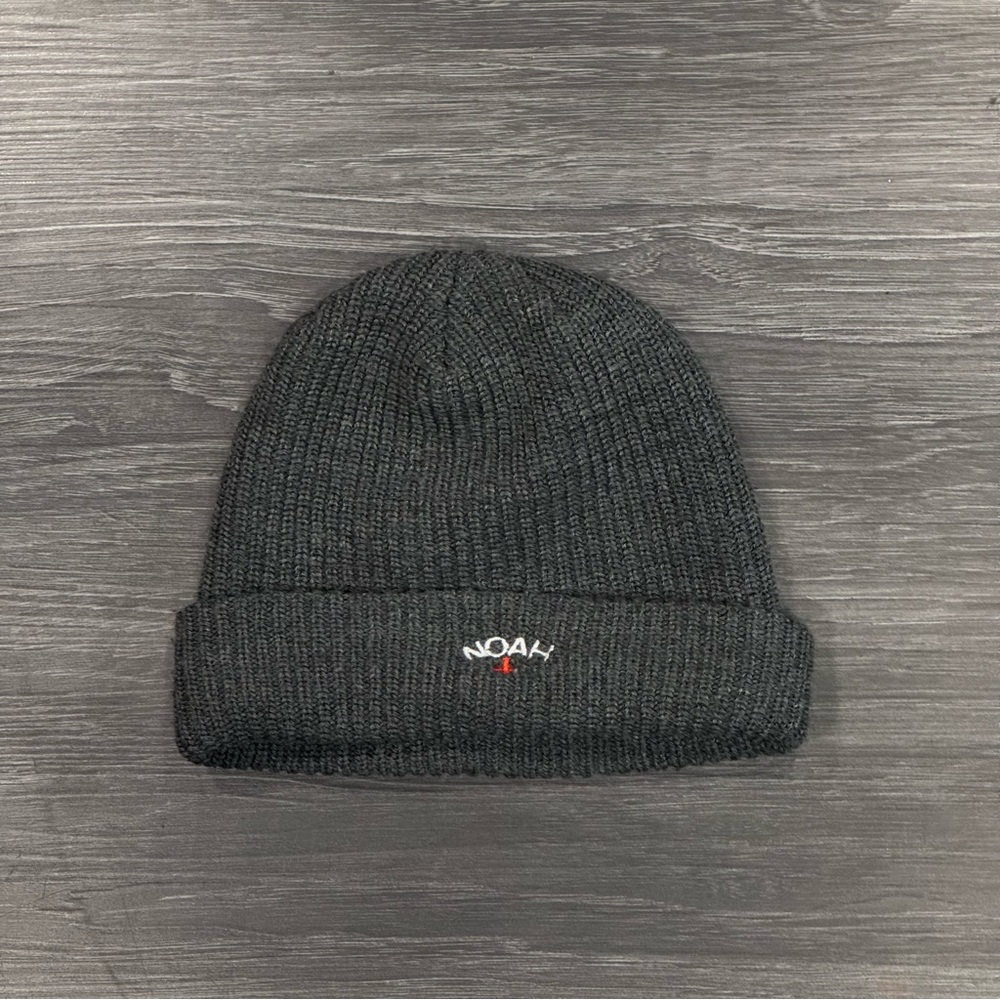 Noah Core Logo Beanie Grey
